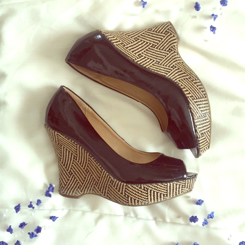Black Patterned Diba Wedges